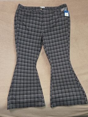 Arizona Jean Company Black and Gray Plaid Boot Cut Pants